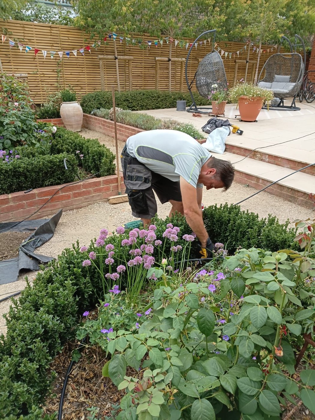Fitting irrigation within the planting